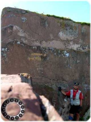 Большой камень Большого Салбыкского кургана,
говорят, что он весит более 50-ти тонн